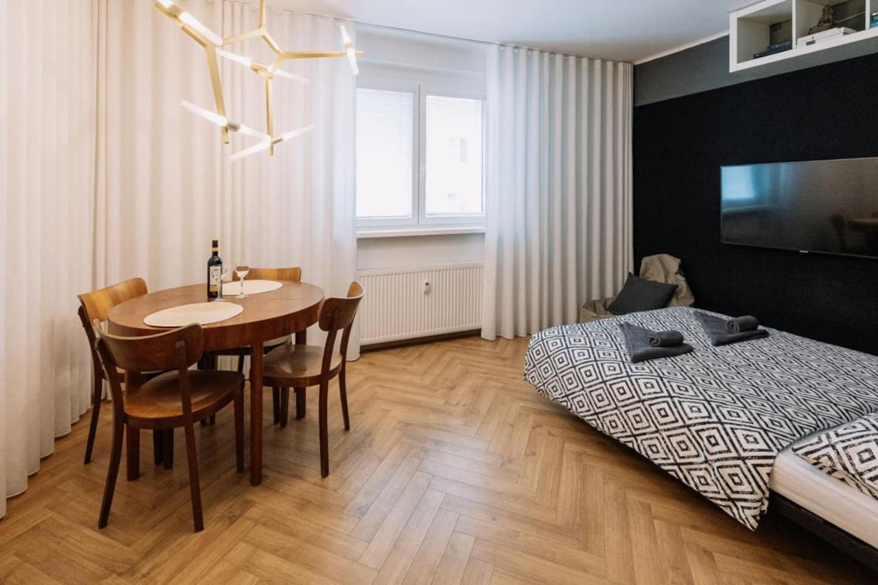 Apartamento Stadiumside Studio Bratislava Exterior foto