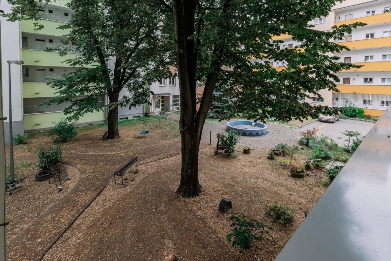 Apartamento Stadiumside Studio Bratislava Exterior foto