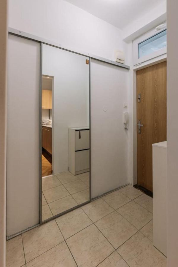 Apartamento Stadiumside Studio Bratislava Exterior foto